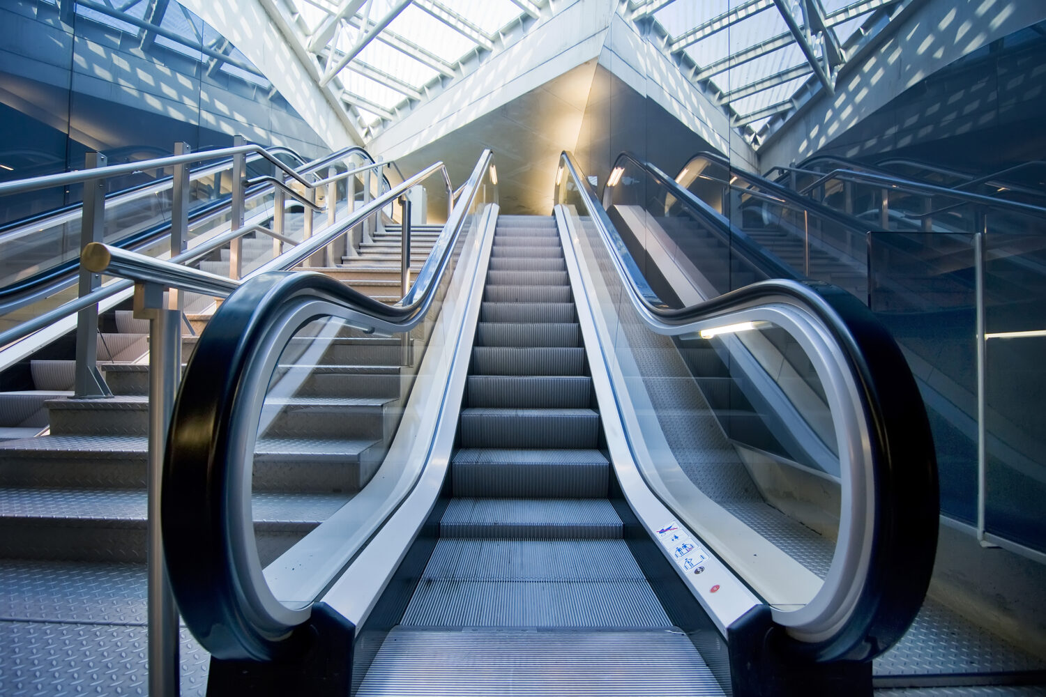 escalator-spares-are-now-available-shorts-lifts